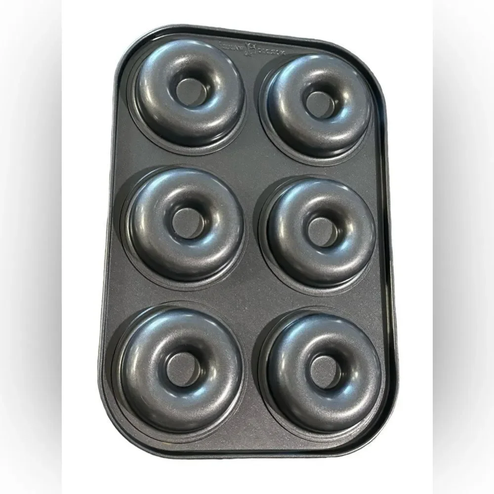 Nordic Ware Non Stick Mini Donut Pan. Kitchen Bakeware. 6 Donuts. NWOT.